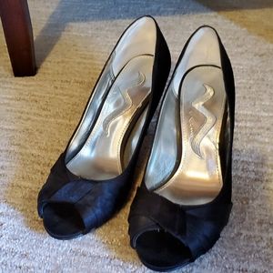 Peep toe dress heels